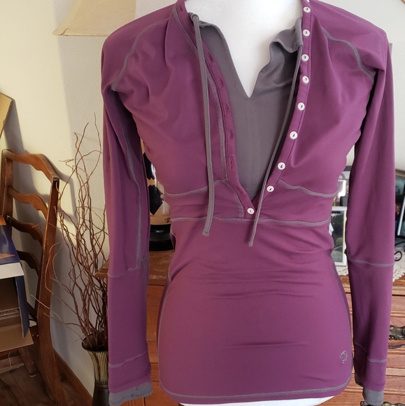 Mountain Hardwear Tops - MOUNTAIN HARD WEAR Layered Henley